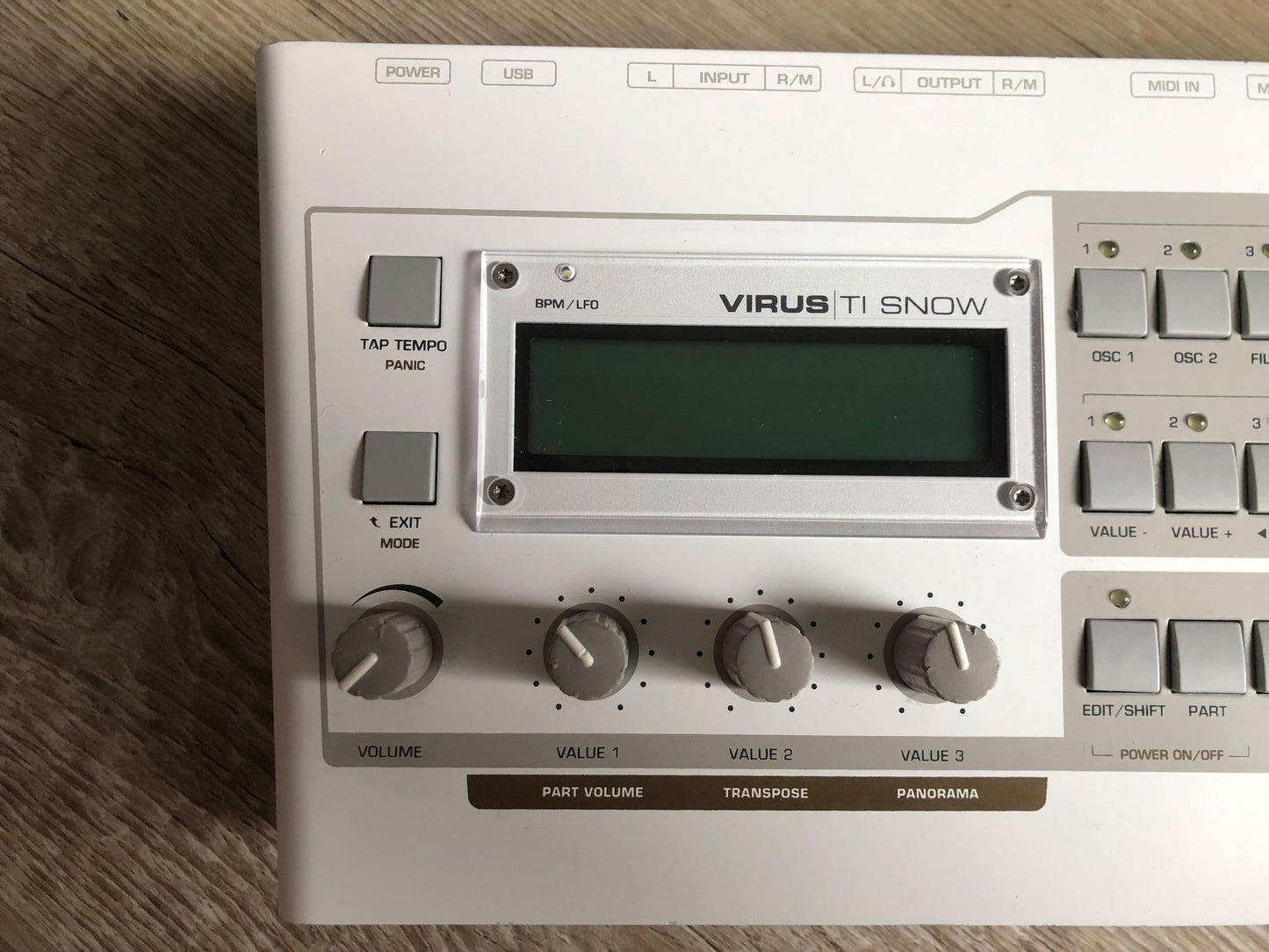 Access Virus TI Snow w/ New Battery + Quality PSU