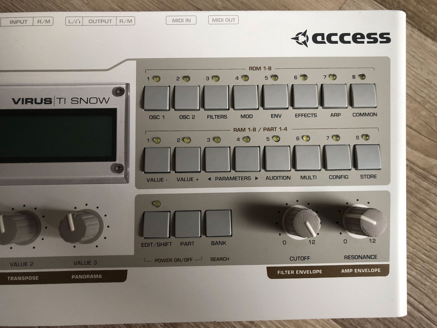 Access Virus TI Snow w/ New Battery + Quality PSU