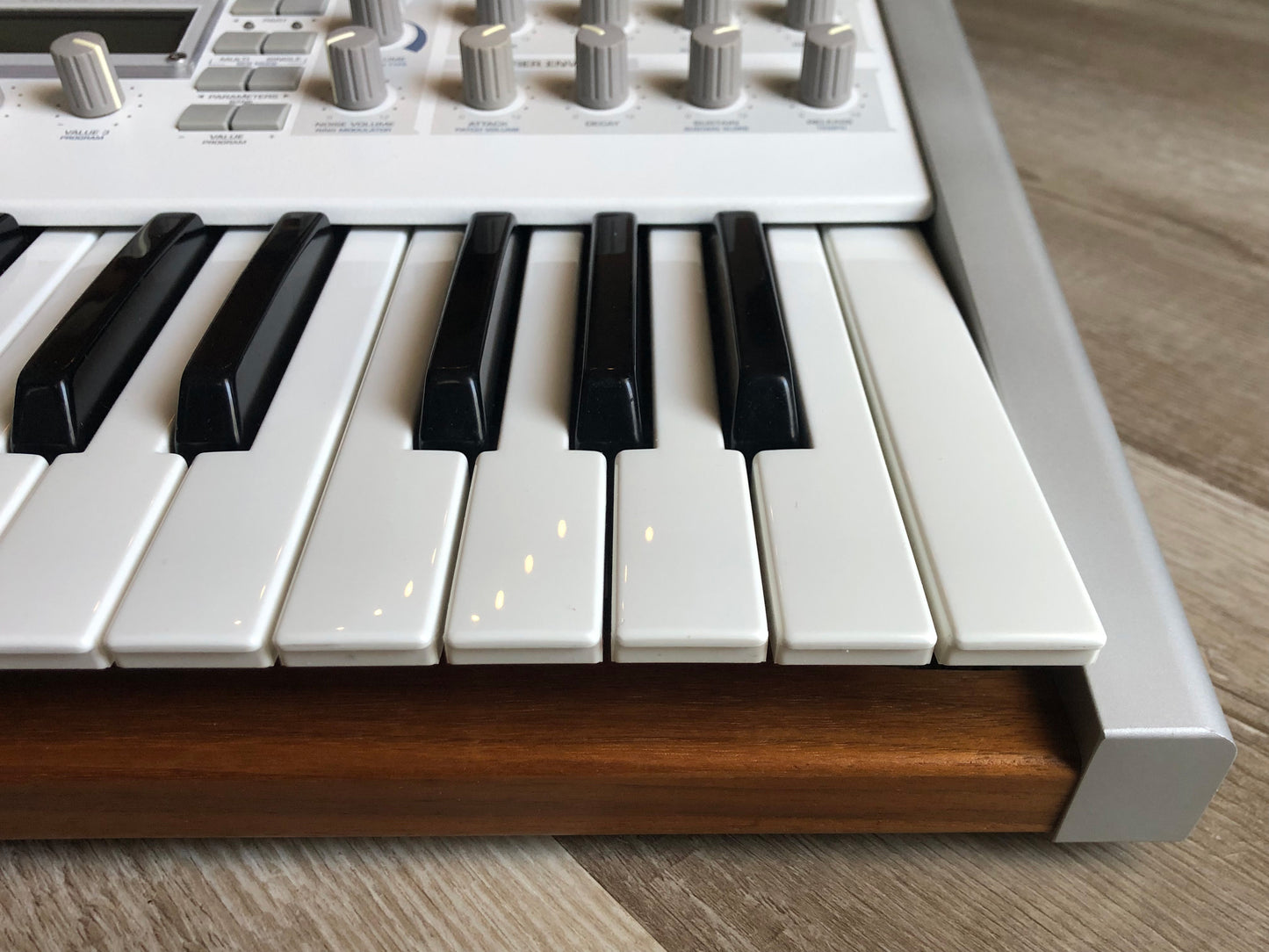 Access Virus TI Polar with New Battery, OG Power Cable, New USB Cable