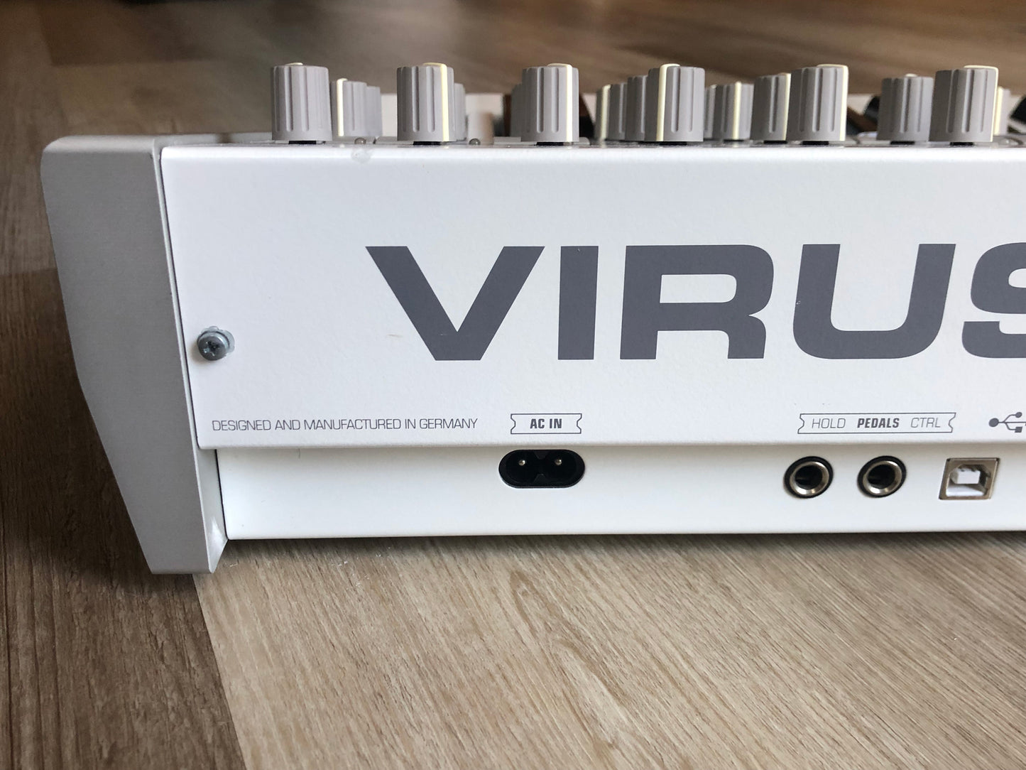 Access Virus TI Polar with New Battery, OG Power Cable, New USB Cable