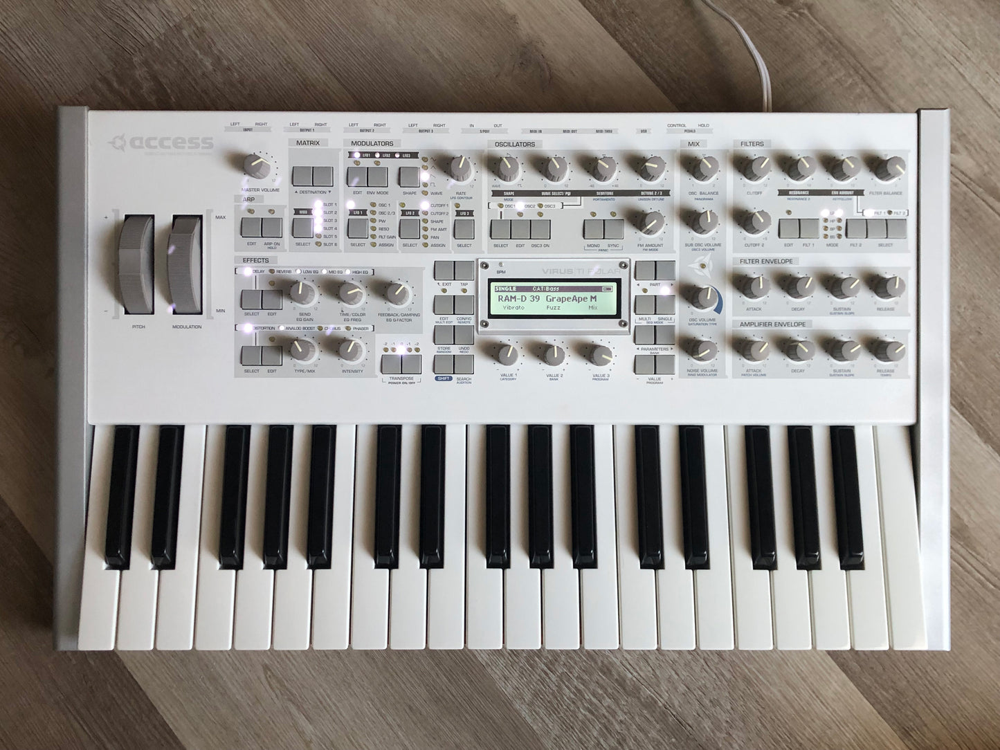 Access Virus TI Polar with New Battery, OG Power Cable, New USB Cable