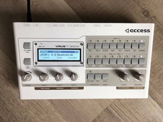 Access Virus TI Snow w/ New Battery + Quality PSU