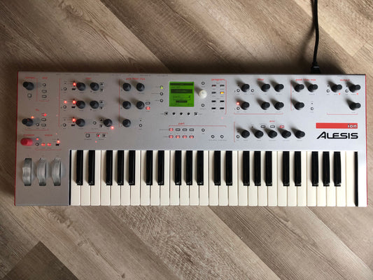 Alesis Ion Analog Modeling Synth - Nice & Clean
