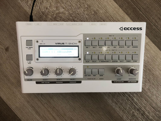 Access Virus TI Snow, All New Tacts & New Battery, Cosmetic Issues, Functionally Perfect