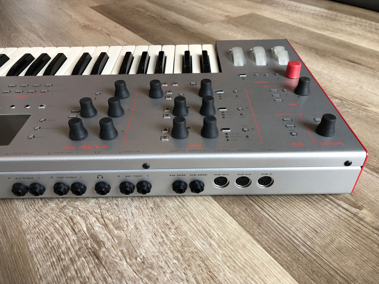 Alesis Ion Analog Modeling Synth - Nice & Clean
