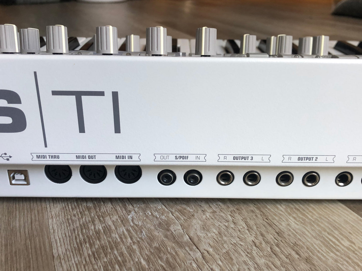 Access Virus TI Polar with New Battery, OG Power Cable, New USB Cable