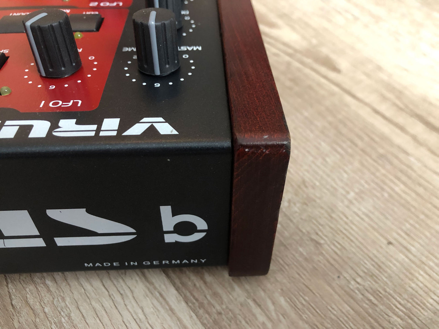 Access Virus B Desktop, New Tacts, Power Filter Cap, Battery + PSU, OS 4.9