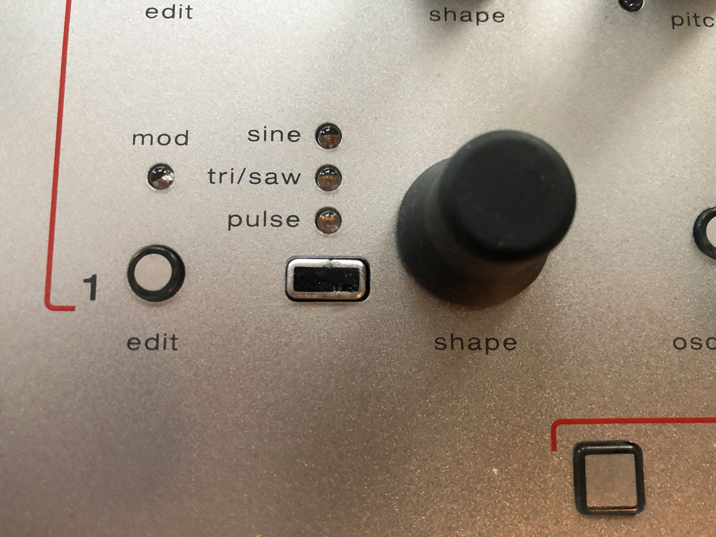 Alesis Ion Analog Modeling Synth - Nice & Clean