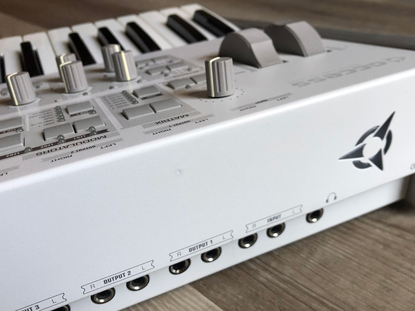 Access Virus TI Polar with New Battery, OG Power Cable, New USB Cable