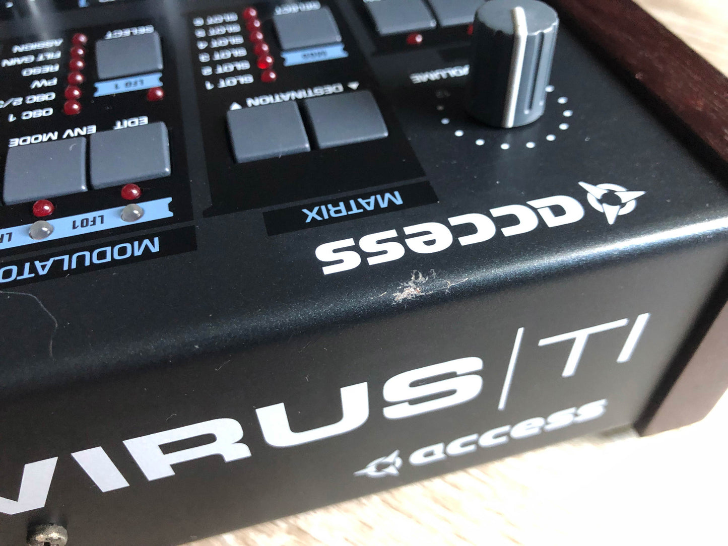 Access Virus TI Desktop, All New Tacts, Battery + PSU, OS 5.1.7