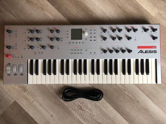 Alesis Ion Analog Modeling Synth - Nice & Clean