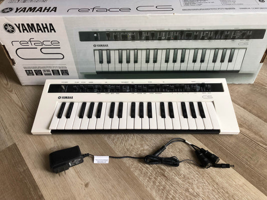 Yamaha Reface CS Mobile Mini Vintage Synth /w OG Box + PSU