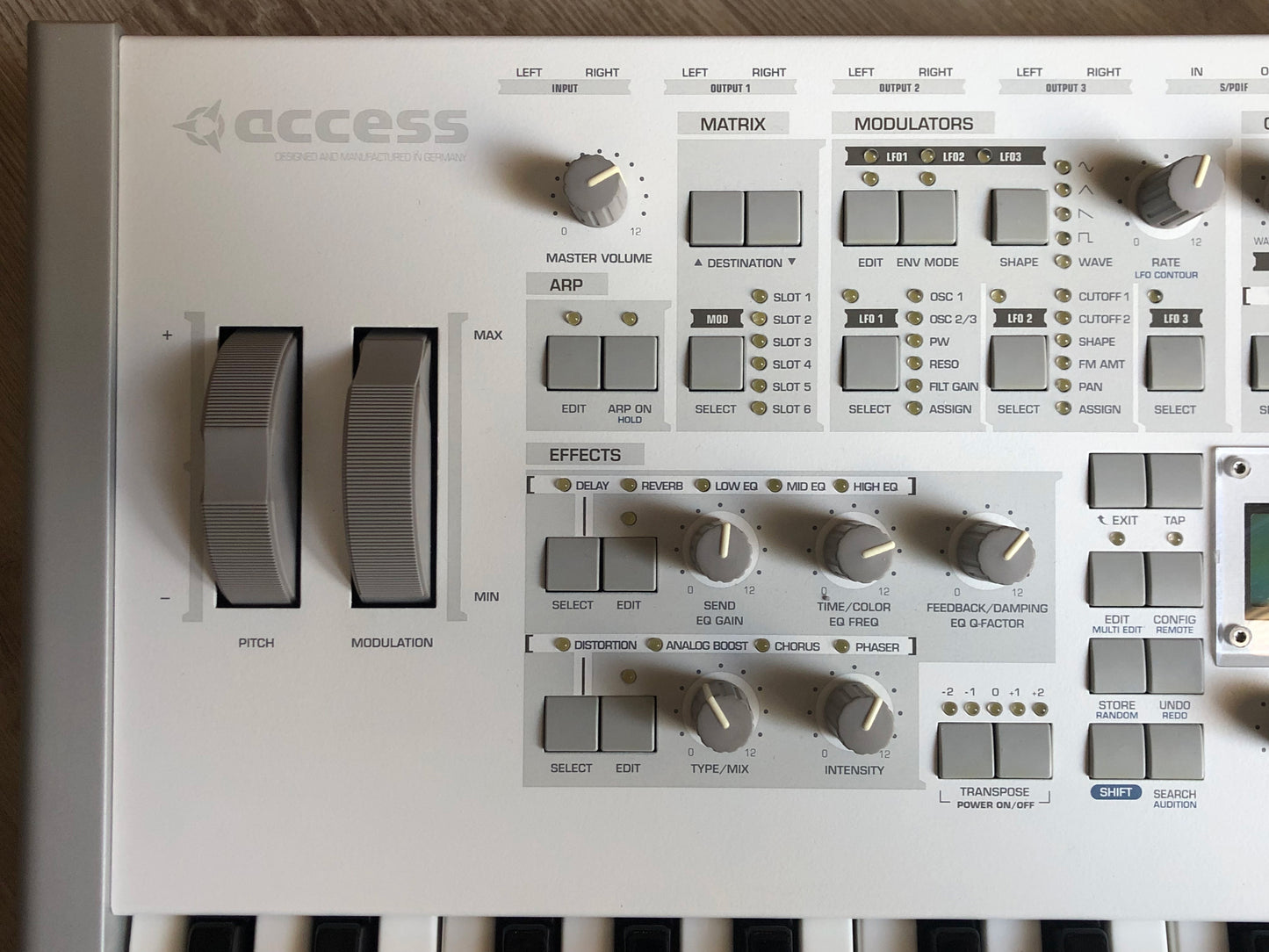 Access Virus TI Polar with New Battery, OG Power Cable, New USB Cable