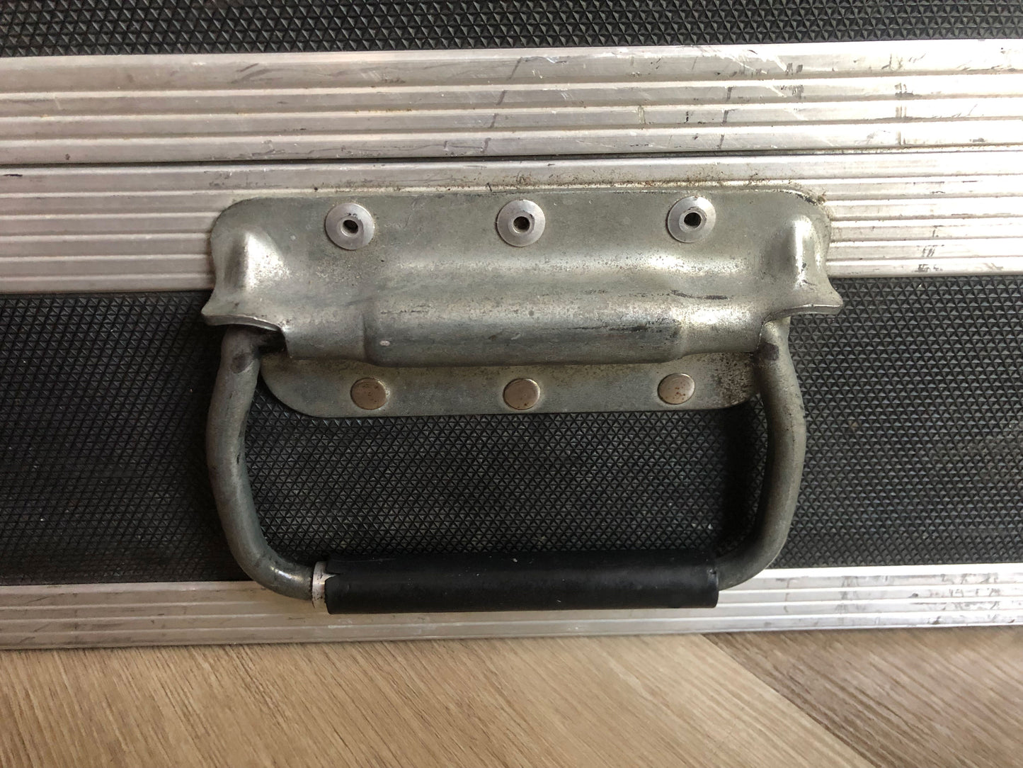Calzone Case Co 61-Key Road / Flight Case, 42.75 x 15.75 x 7.5 Inches (Used)
