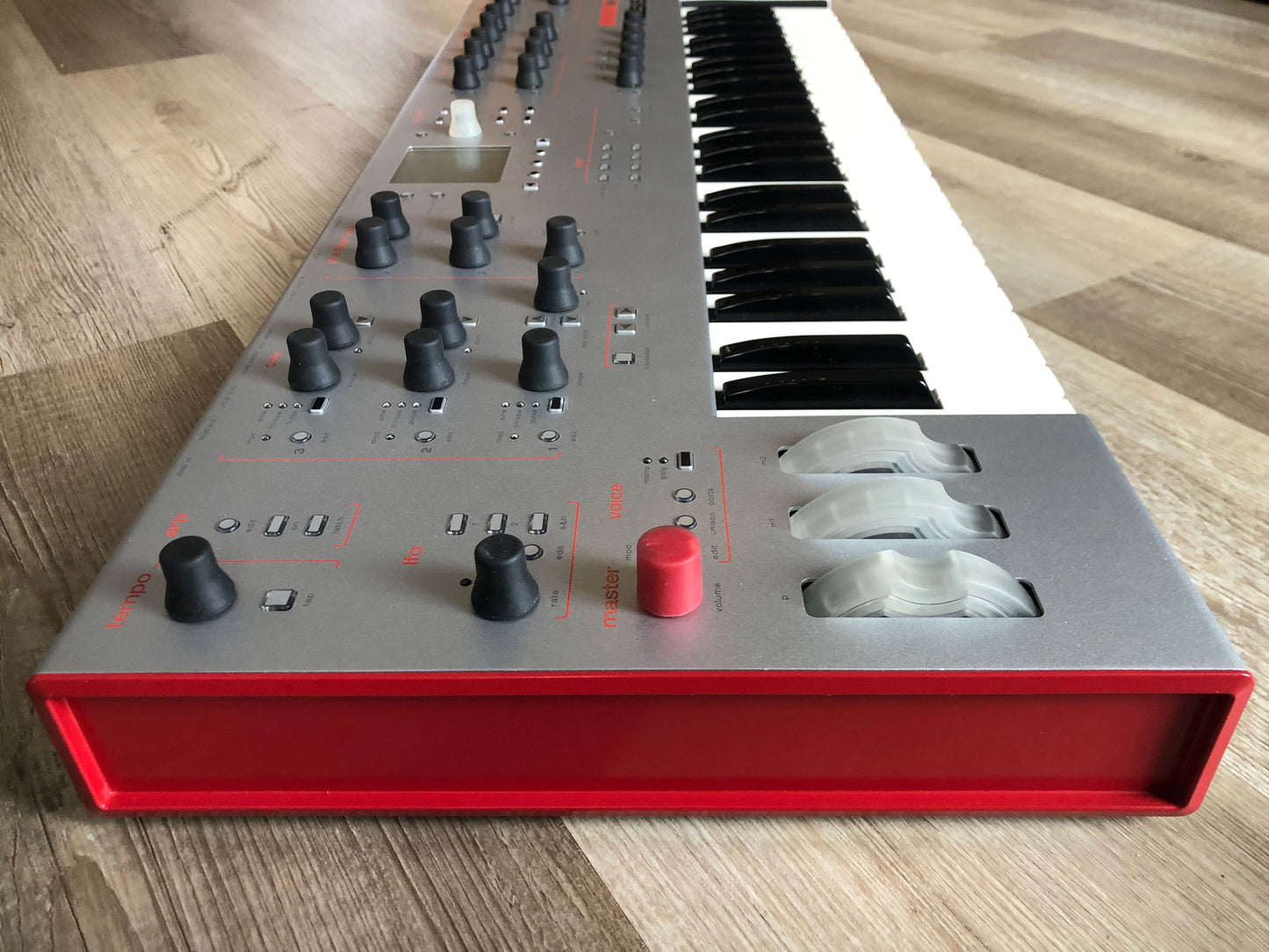 Alesis Ion Analog Modeling Synth - Nice & Clean