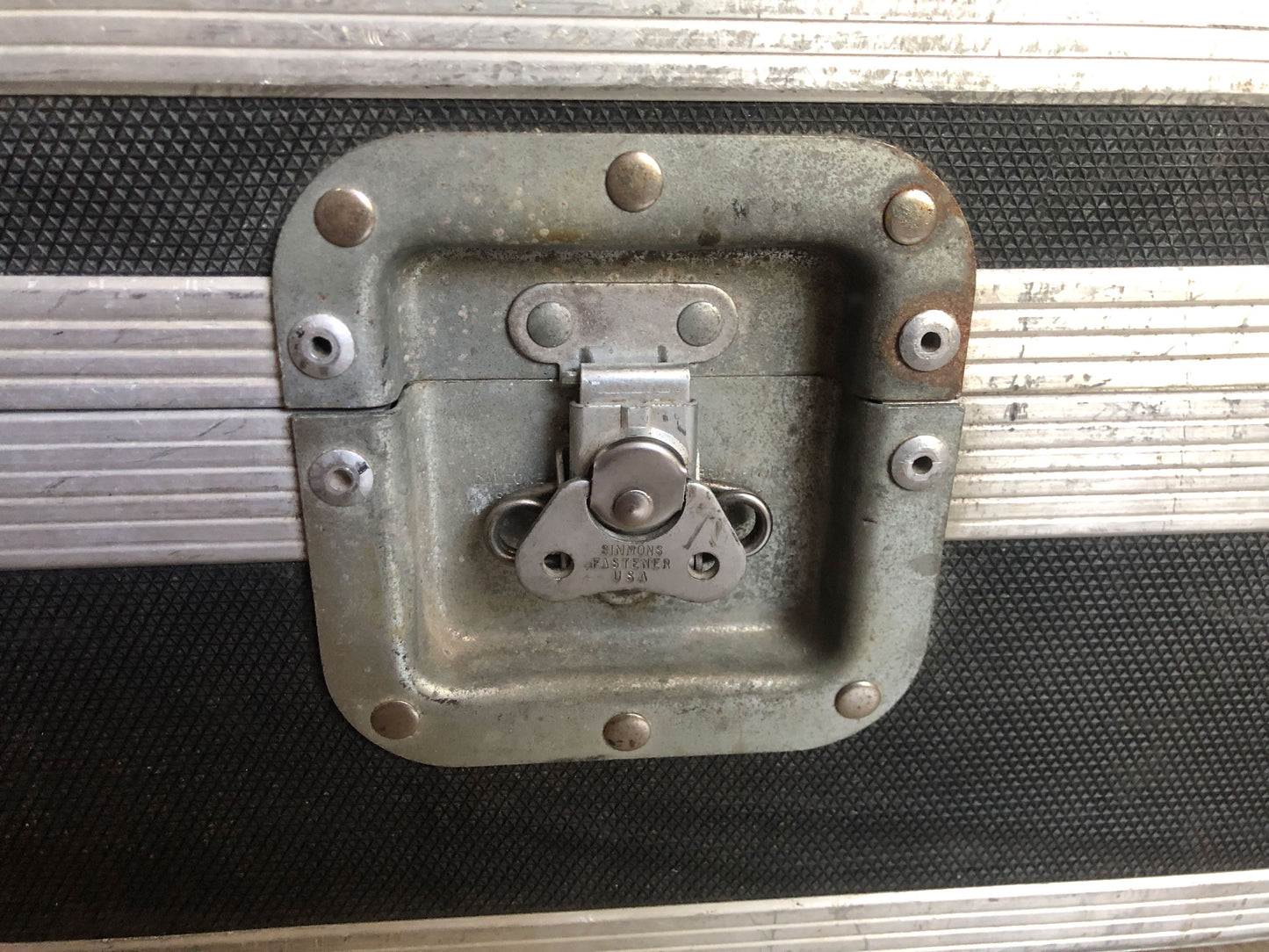Calzone Case Co 61-Key Road / Flight Case, 42.75 x 15.75 x 7.5 Inches (Used)