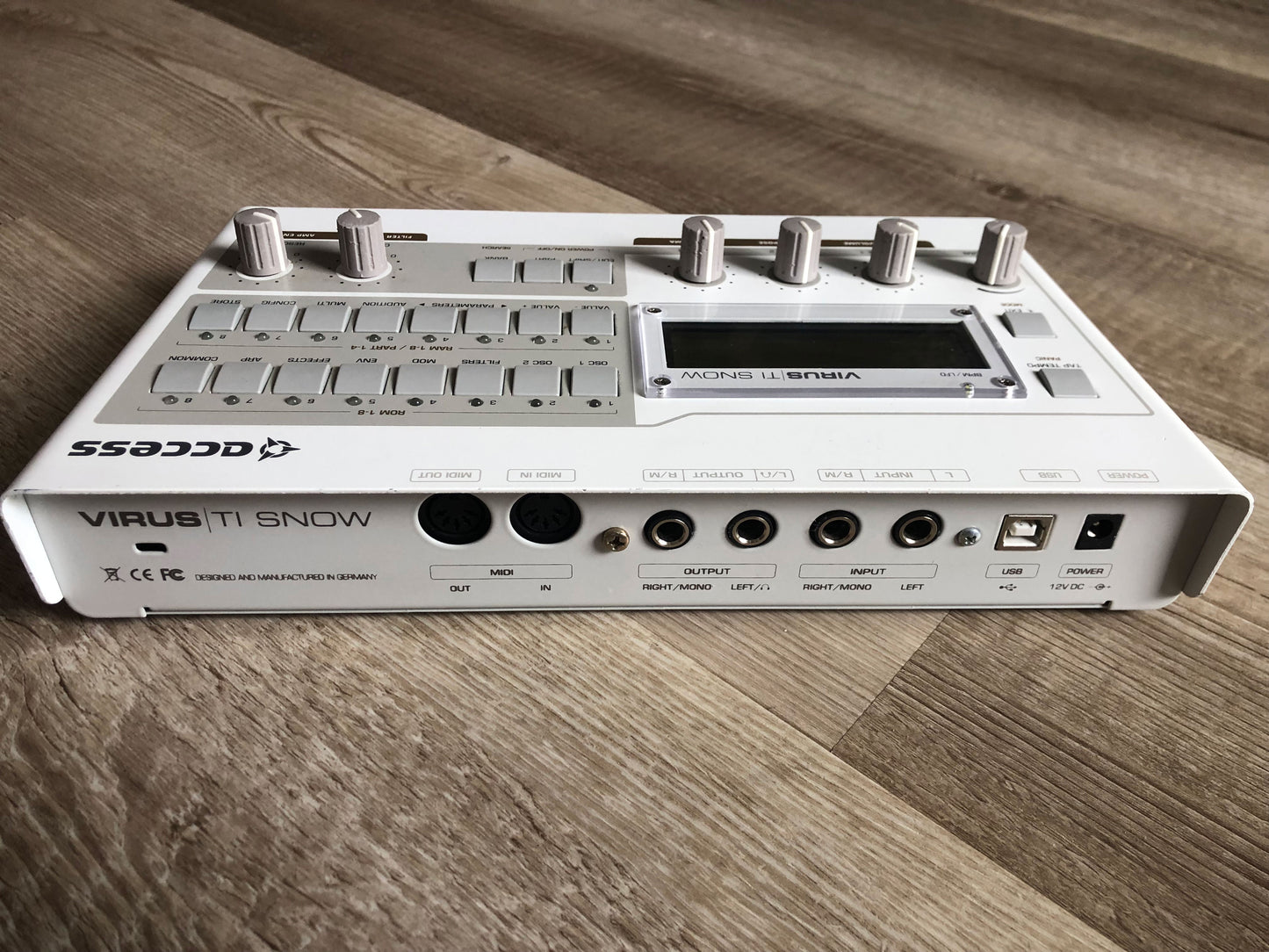 Access Virus TI Snow w/ New Battery + Quality PSU