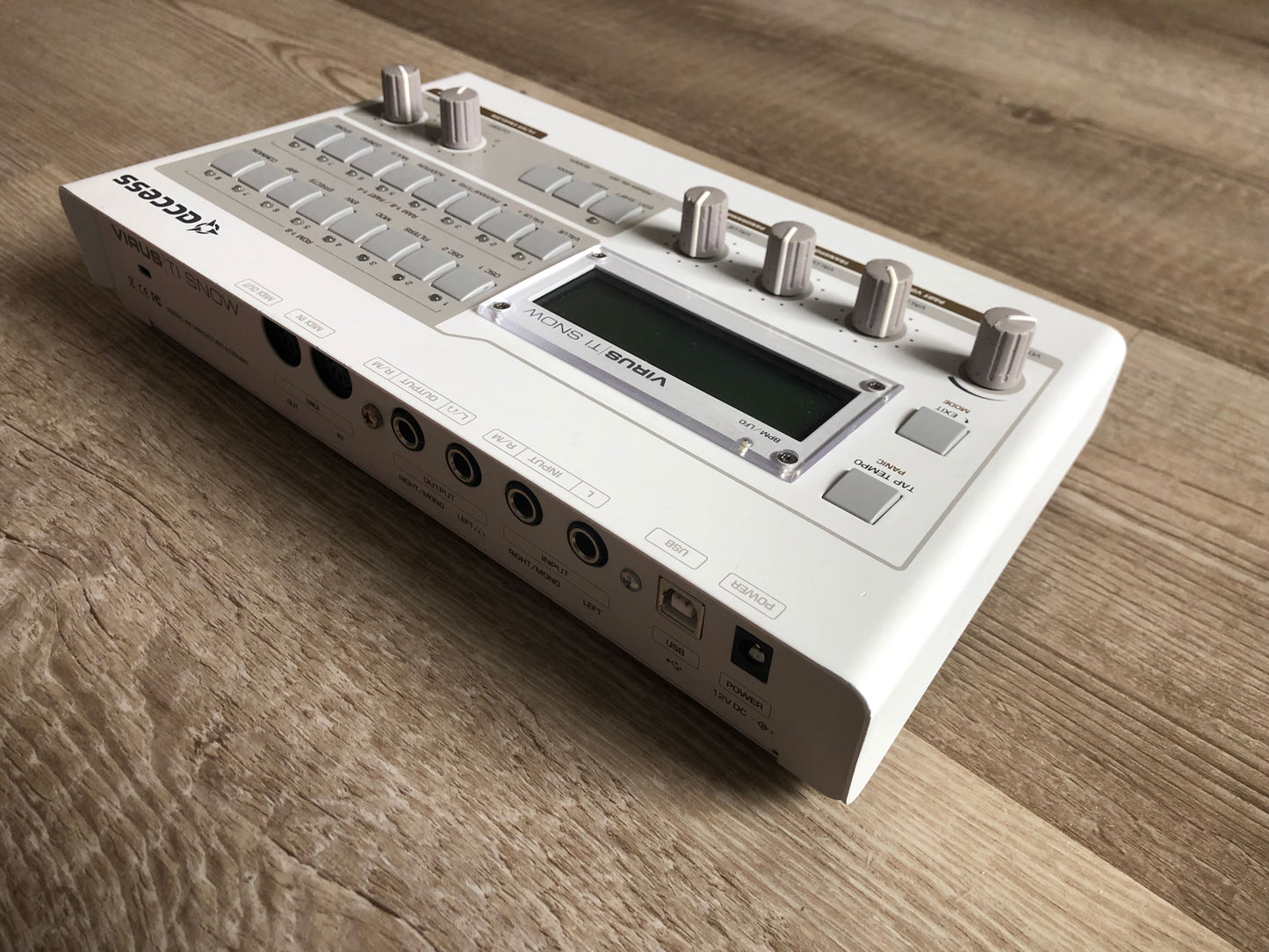 Access Virus TI Snow w/ New Battery + Quality PSU