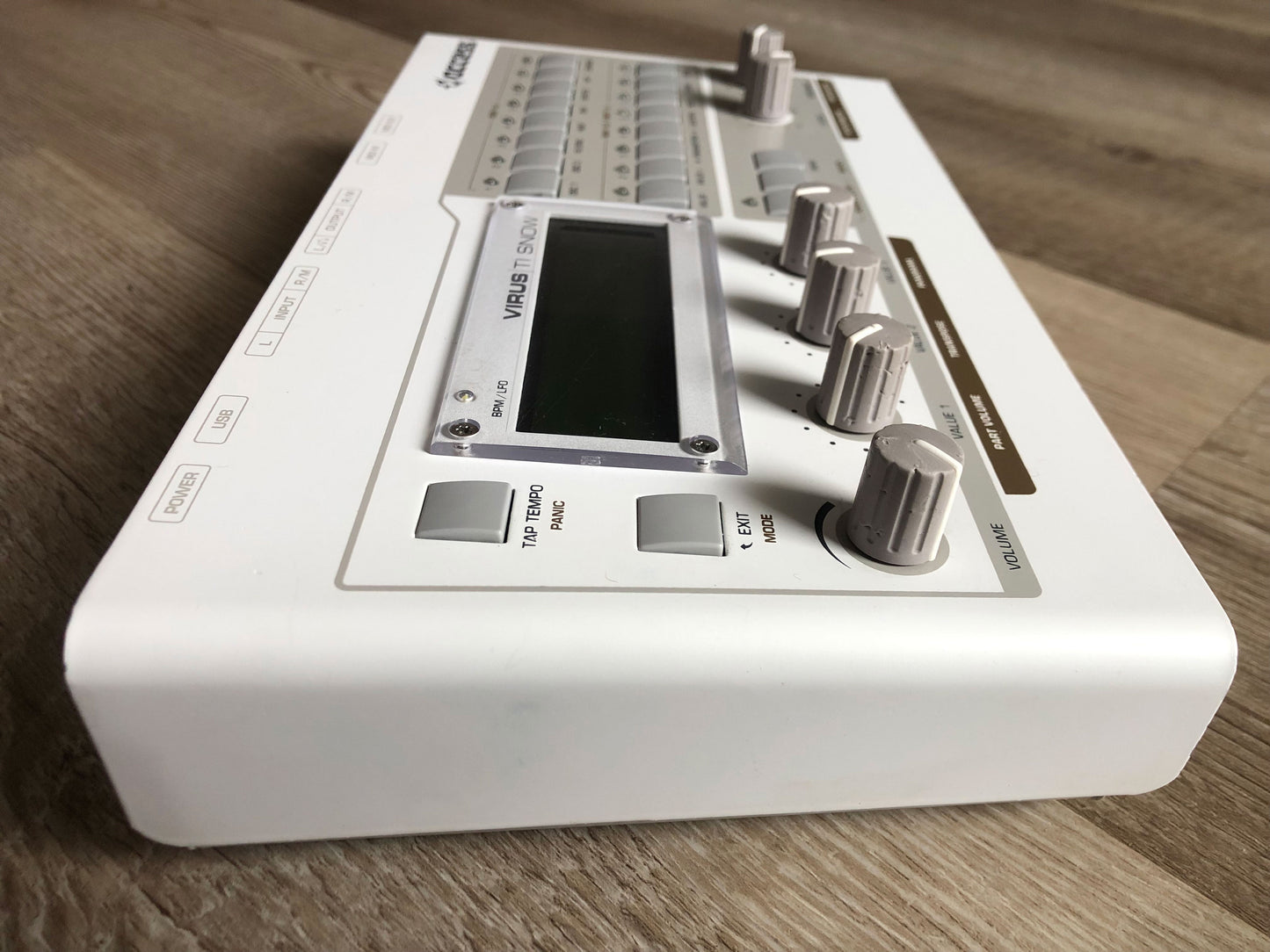 Access Virus TI Snow w/ New Battery + Quality PSU
