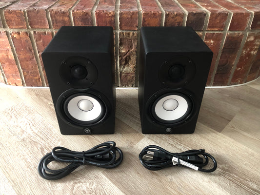 Yamaha HS5s (Pair) in Excellent Condition w/ OG Power Cables