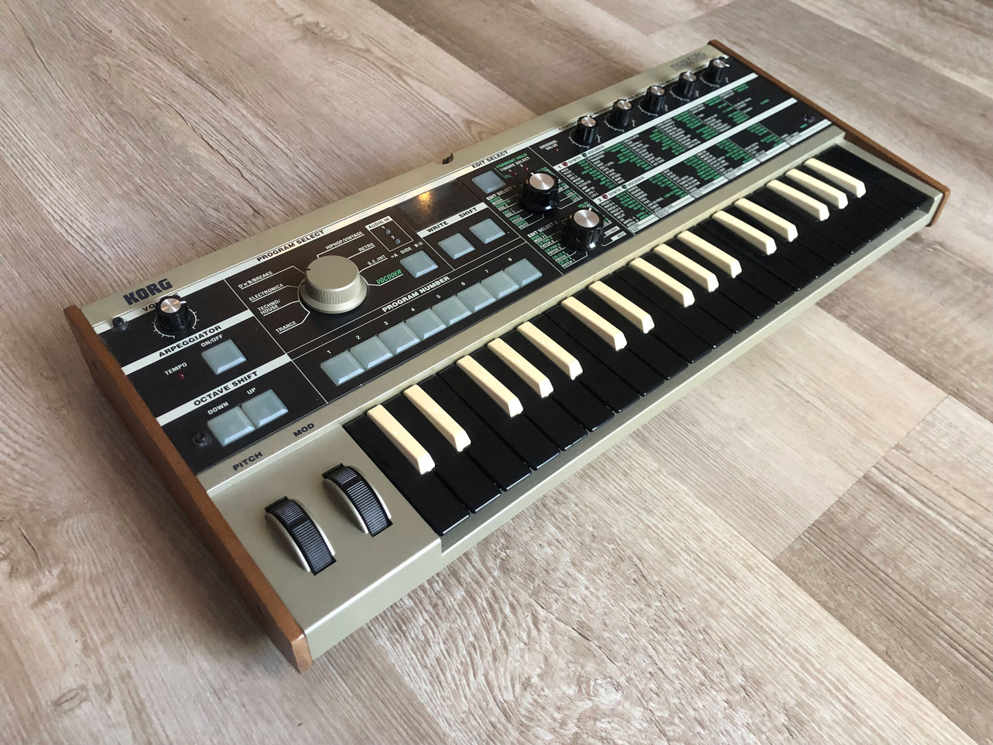 Limited Edition MicroKorg w/ OEM Mic, Aftermarket PSU, Excellent Condition