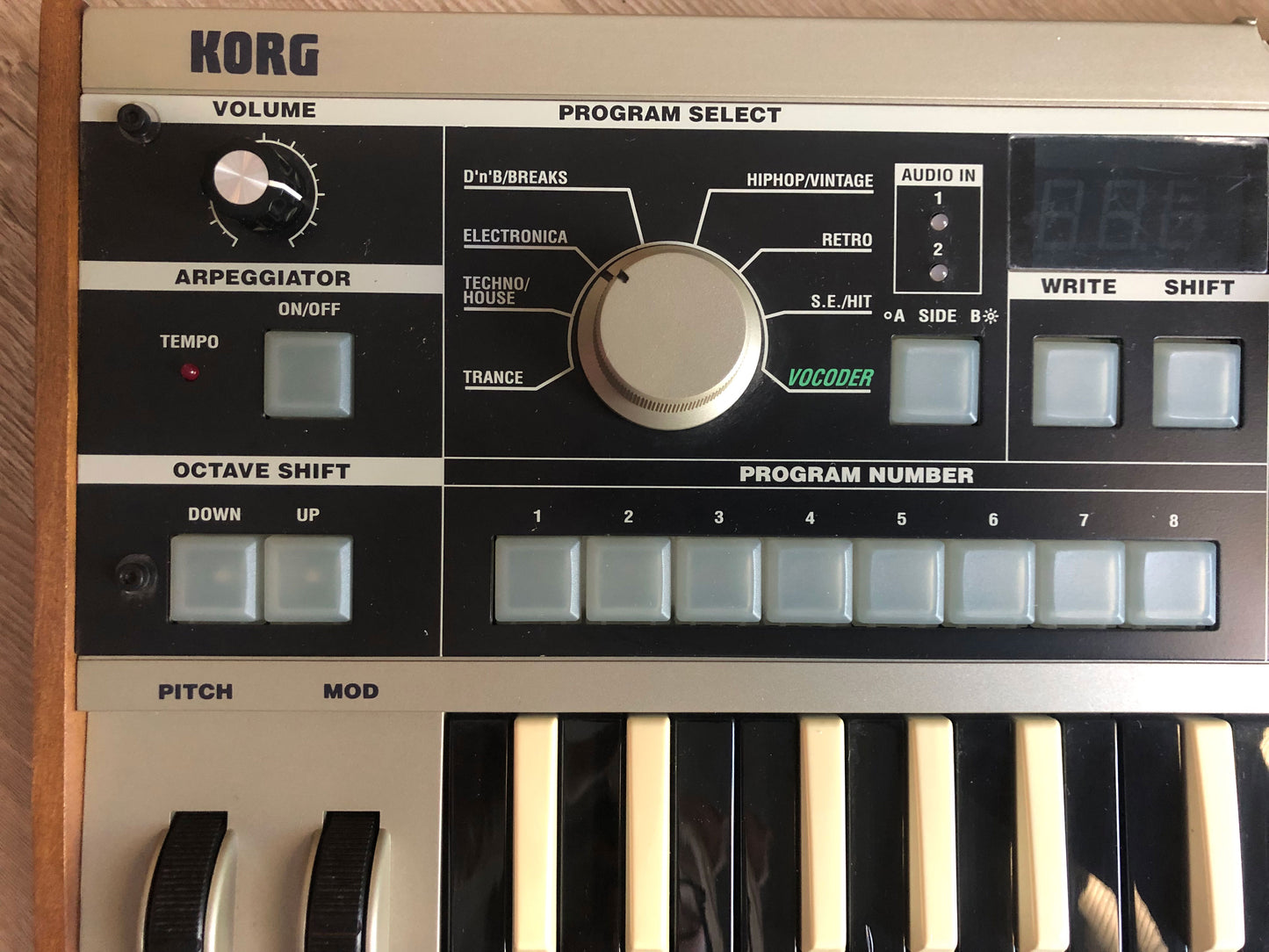 Limited Edition MicroKorg w/ OEM Mic, Aftermarket PSU, Excellent Condition