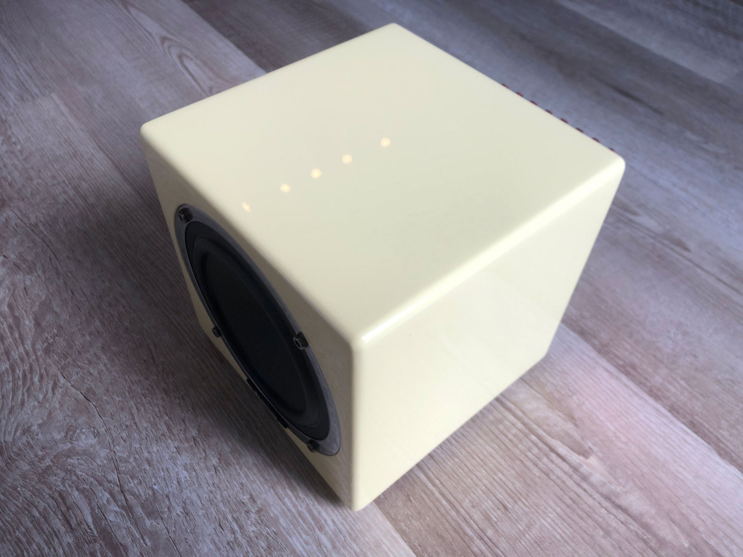 Avantone Pro Active Mixcube (Buttercream) w/ Original Power Supply