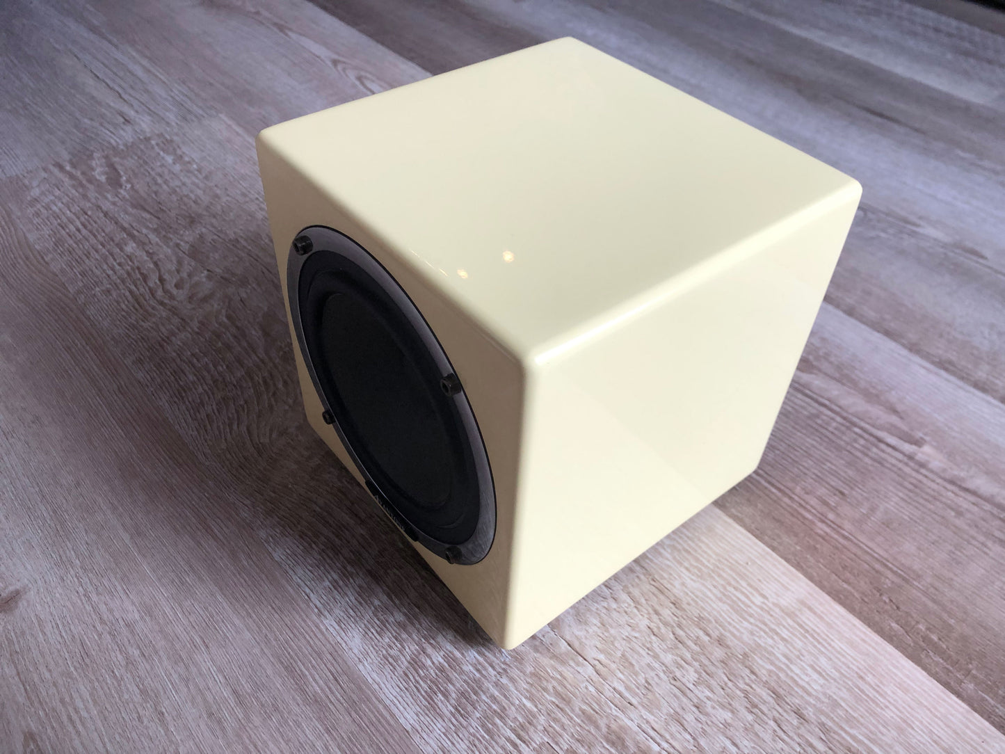 Avantone Pro Active Mixcube (Buttercream) w/ Original Power Supply