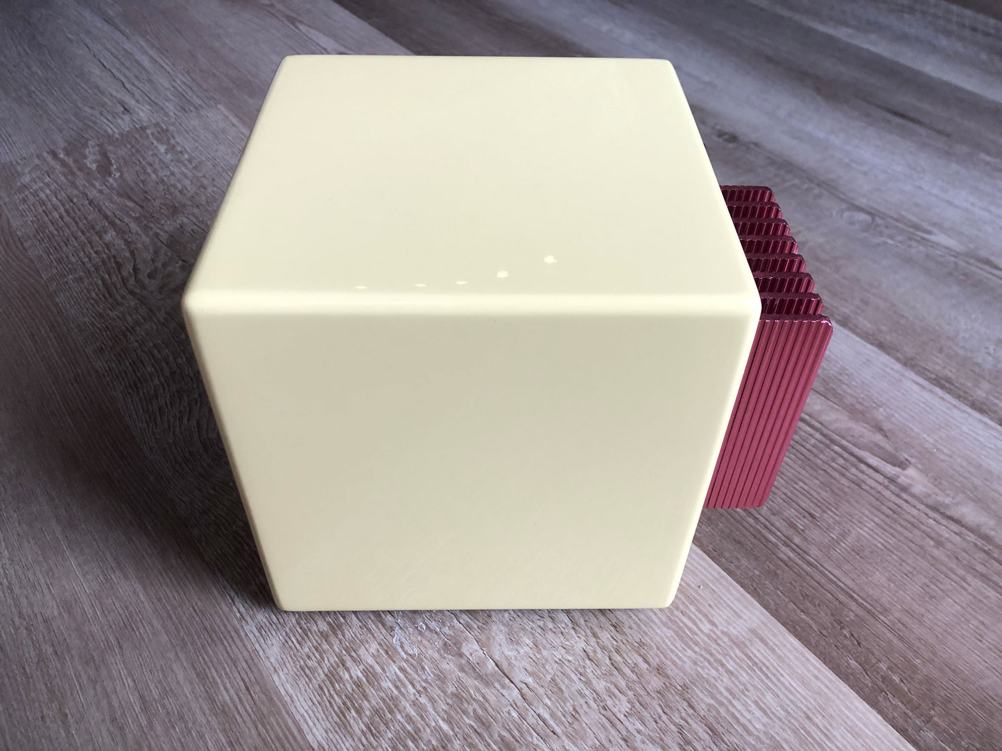 Avantone Pro Active Mixcube (Buttercream) w/ Original Power Supply