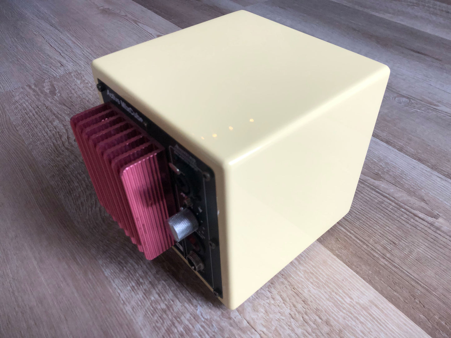 Avantone Pro Active Mixcube (Buttercream) w/ Original Power Supply