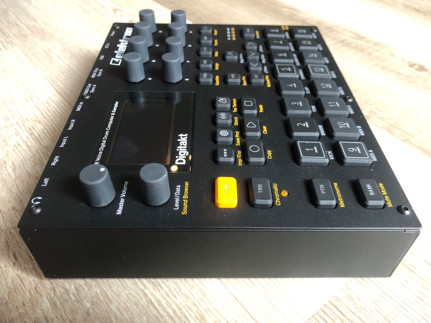 Elektron Digitakt in Excellent Condition w/ OG PSU, Box, Packing, Manual