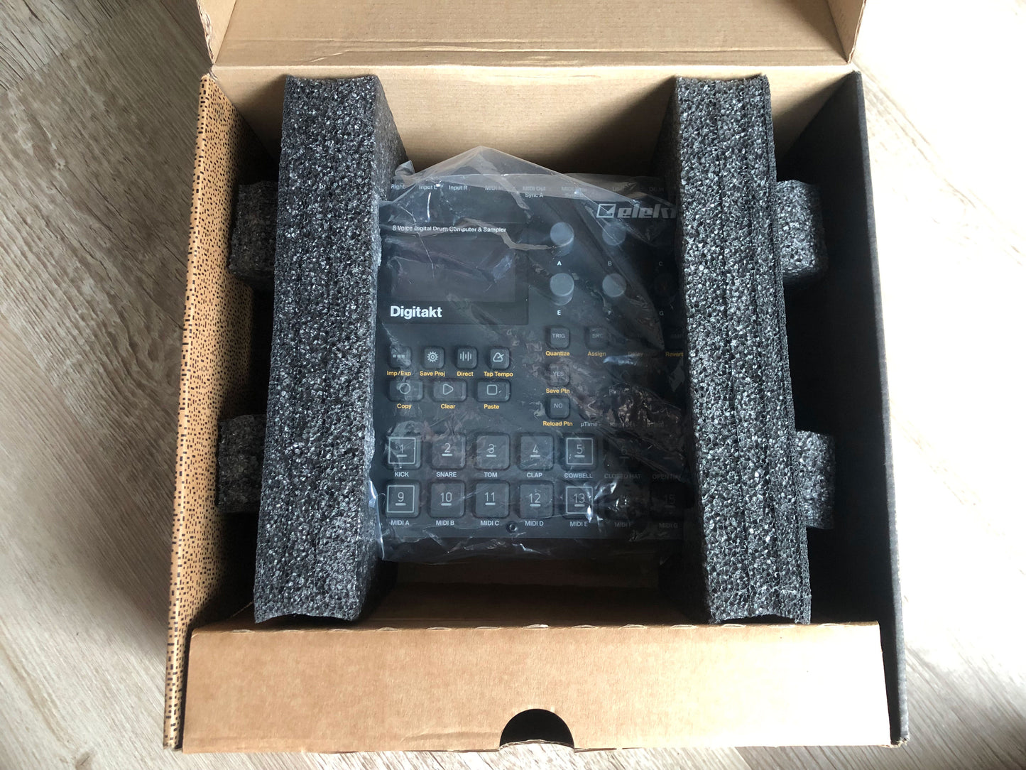 Elektron Digitakt in Excellent Condition w/ OG PSU, Box, Packing, Manual