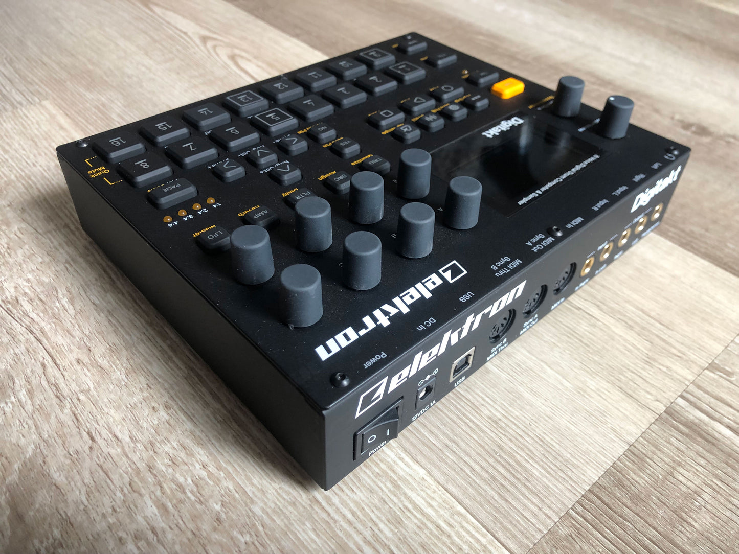 Elektron Digitakt in Excellent Condition w/ OG PSU, Box, Packing, Manual