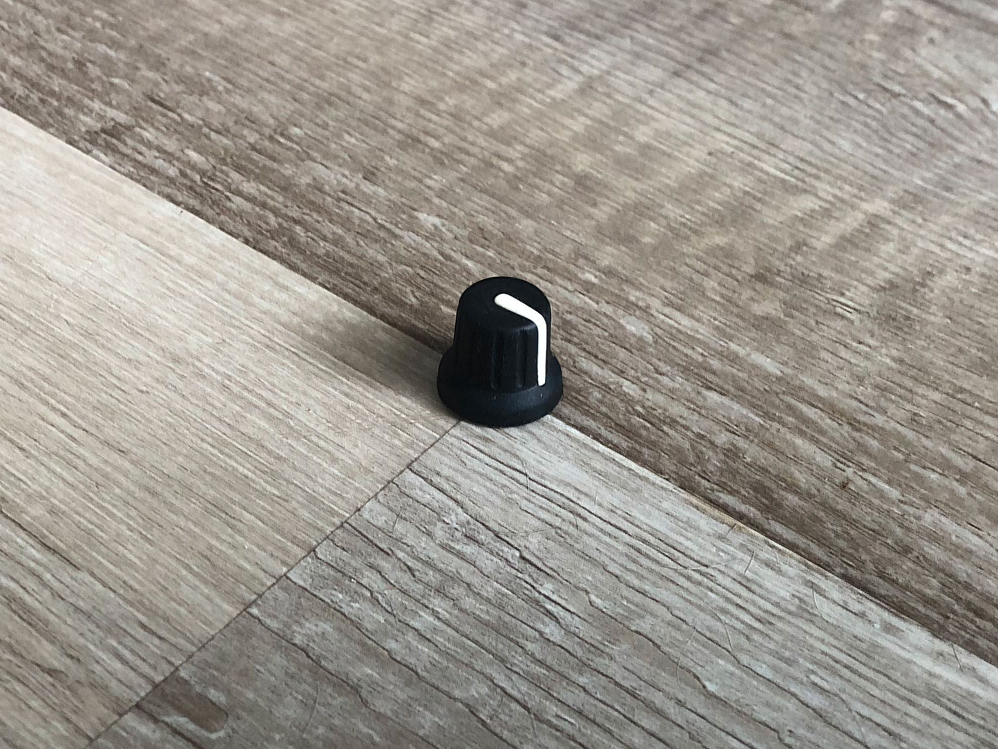 OEM Knob for E-MU Mo'Phatt, Xtreme Lead Rack, Command Stations, Black with White Stripe