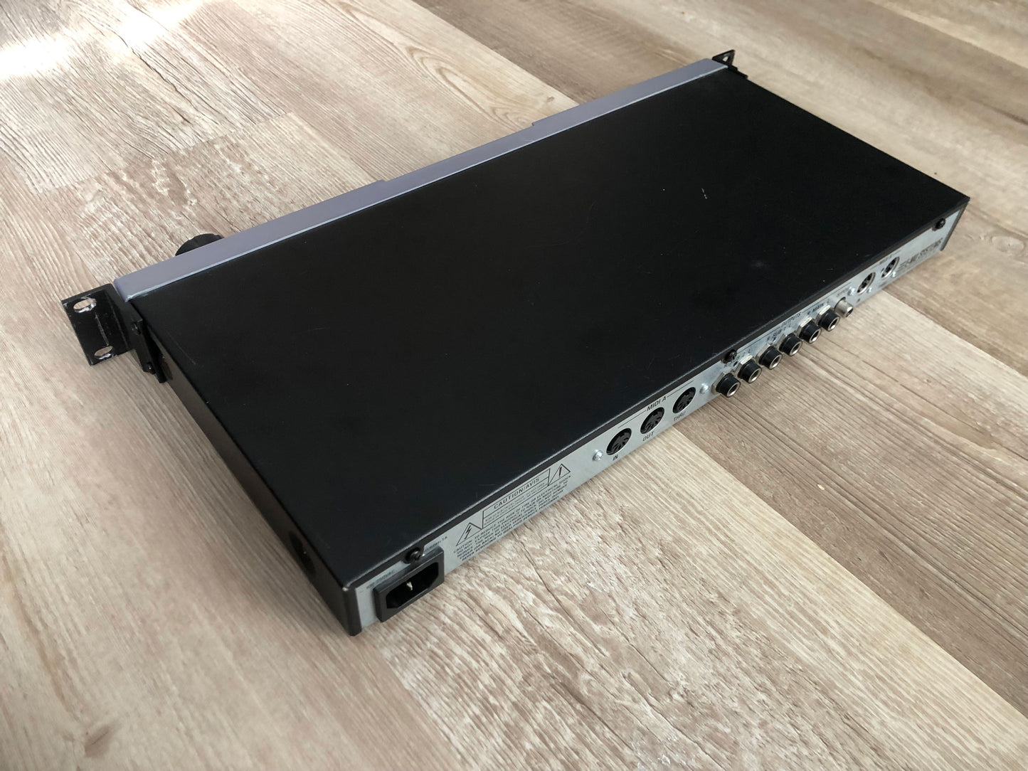 E-MU Virtuoso in Excellent Condition w/ Both Orchestral ROMS, Rack Ears, & New Encoder