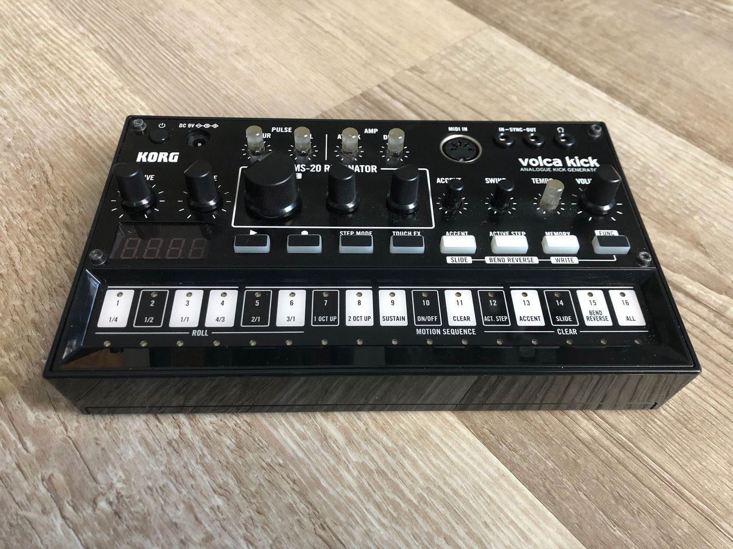 Korg Volca Kick Analog Kick / Bass Generator with Original Box