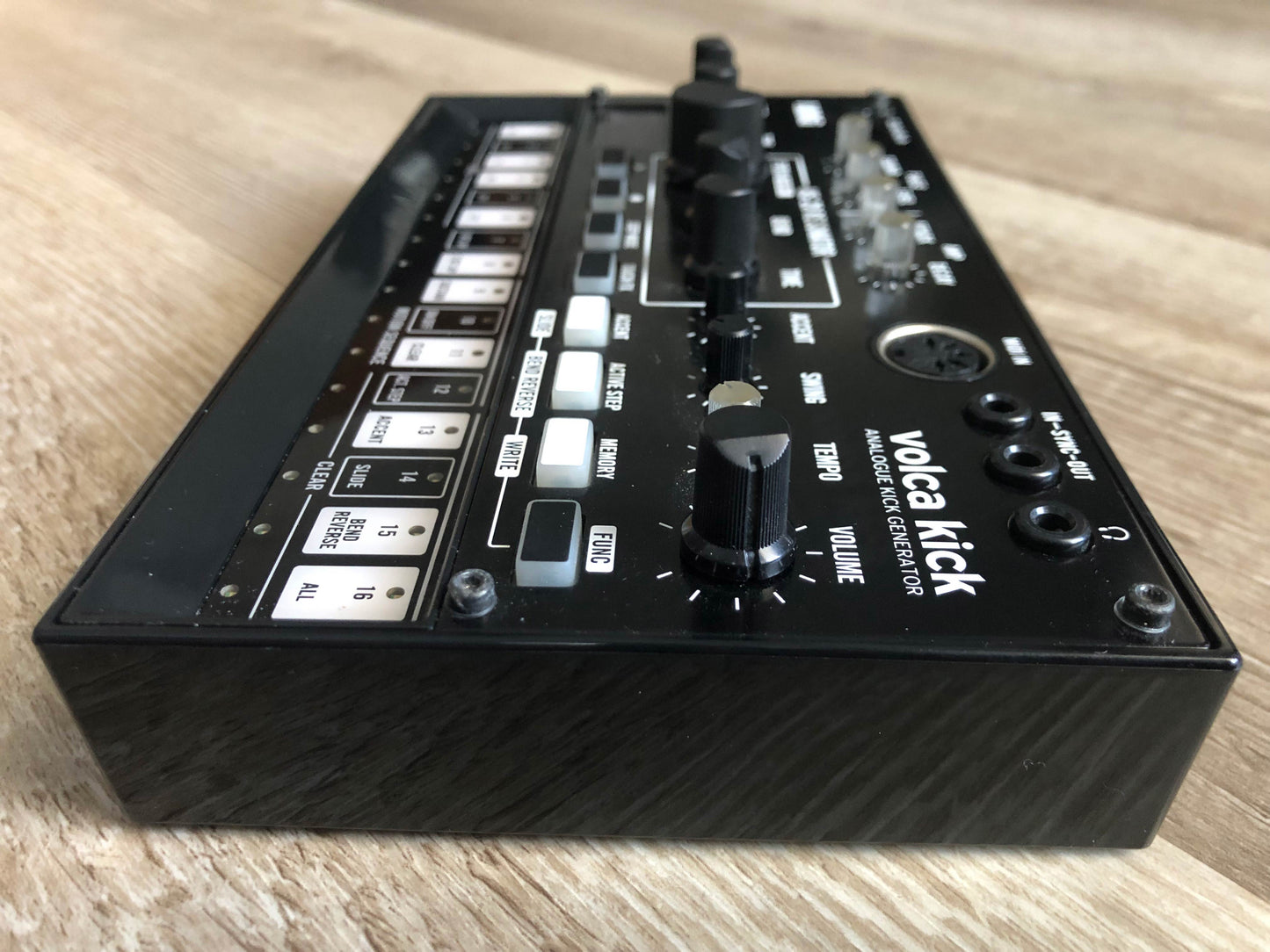 Korg Volca Kick Analog Kick / Bass Generator with Original Box