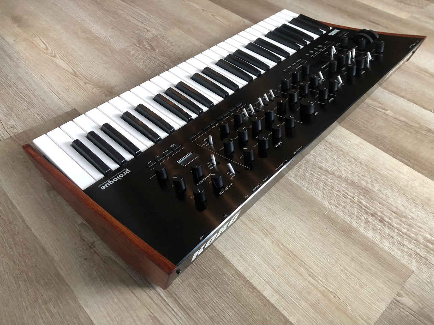 Korg Prologue 8 Voice 49-key Analog Synthesizer in Excellent Condition