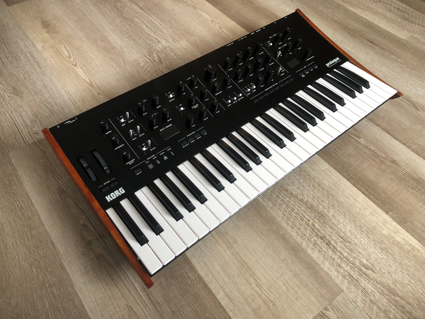 Korg Prologue 8 Voice 49-key Analog Synthesizer in Excellent Condition