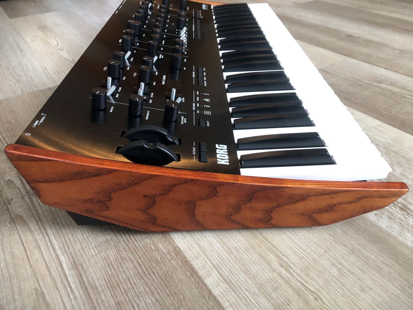 Korg Prologue 8 Voice 49-key Analog Synthesizer in Excellent Condition