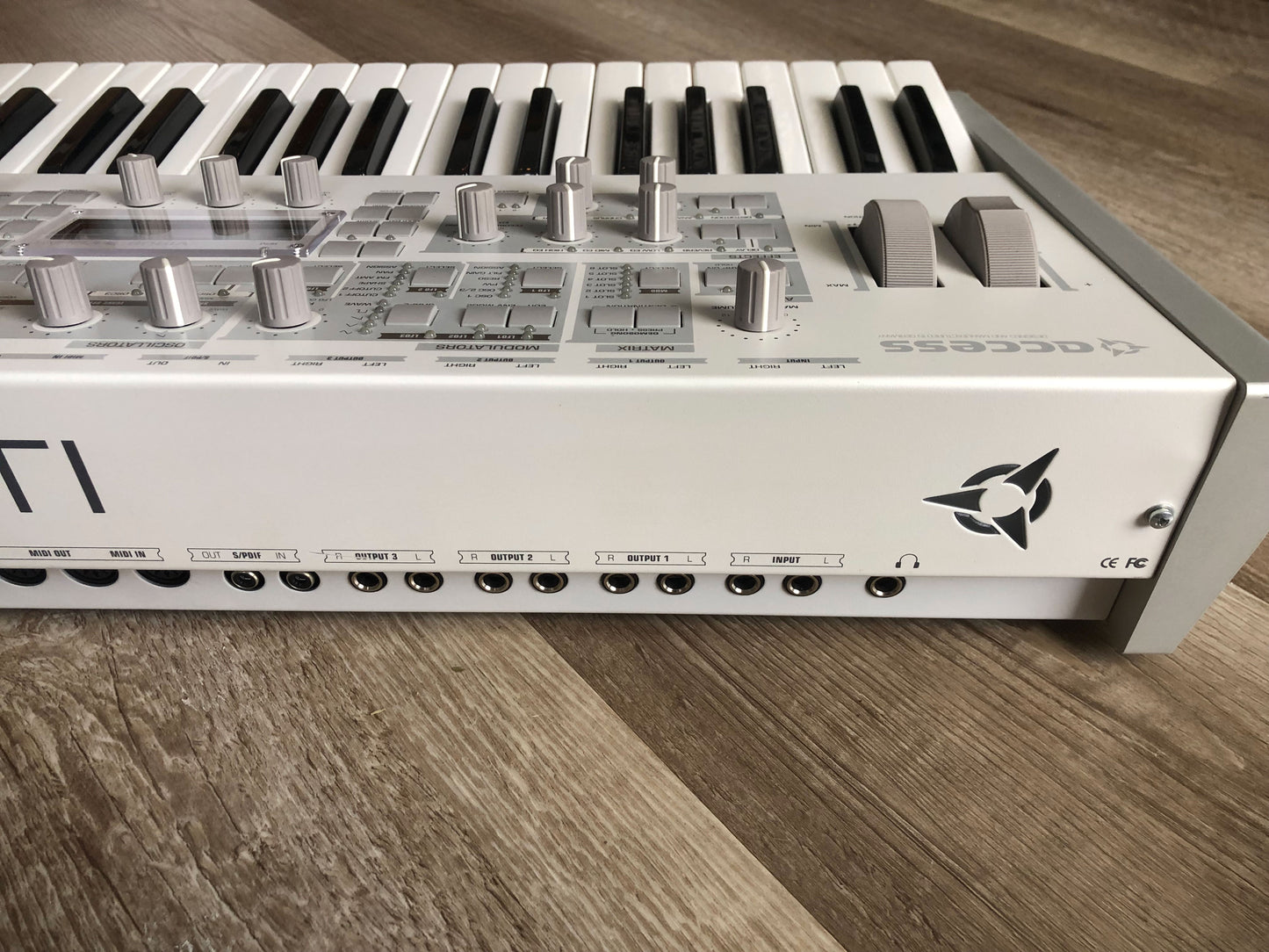 Access Virus TI Polar with New Battery, OG Power Cable, New USB Cable