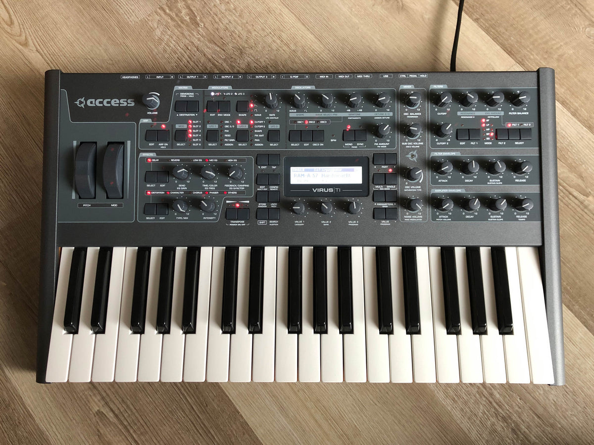 Access Virus TI2 Dark Star Super Clean w/ All New Keys, OEM Power Cable + HQ USB Cable