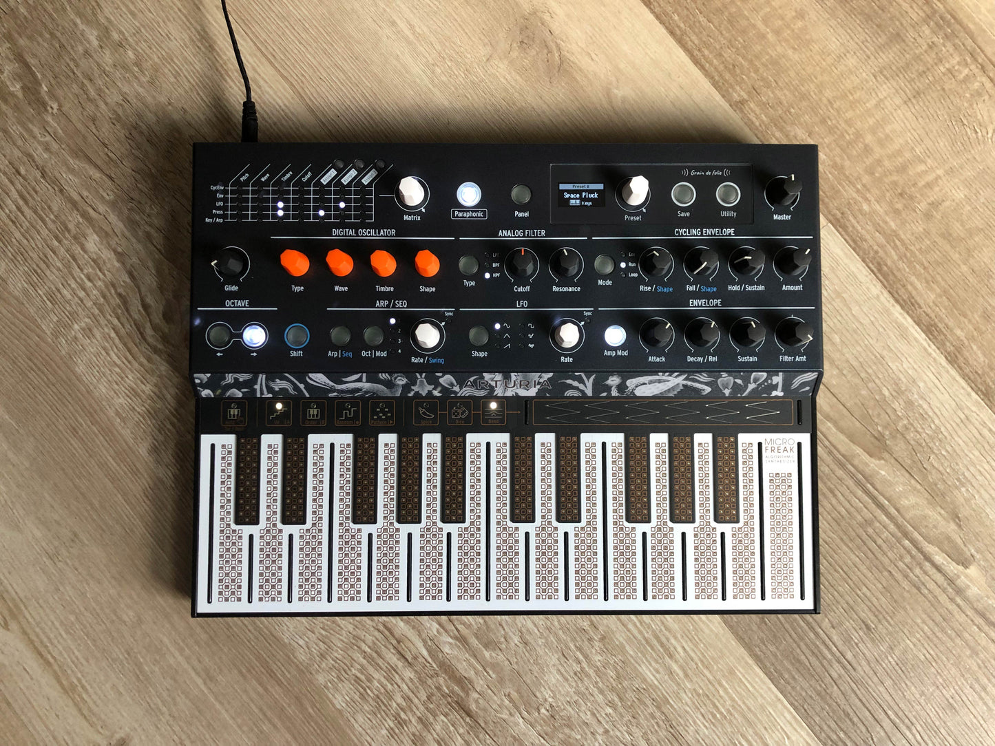 Arturia MicroFreak 25-Key Hybrid Synthesizer w/ OG PSU