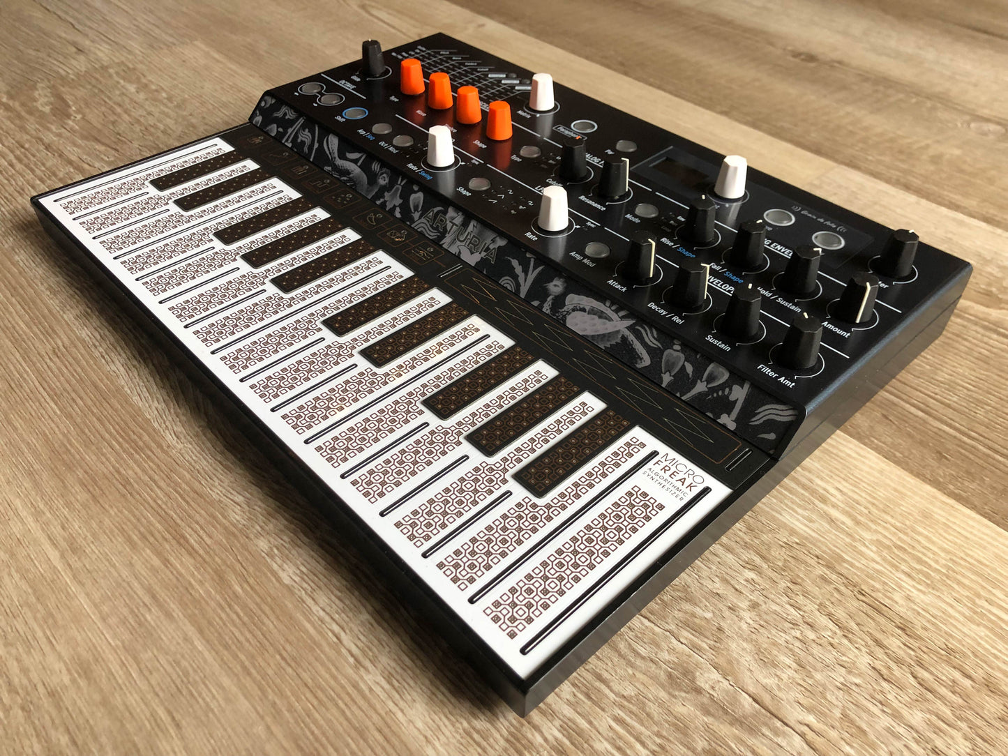 Arturia MicroFreak 25-Key Hybrid Synthesizer w/ OG PSU
