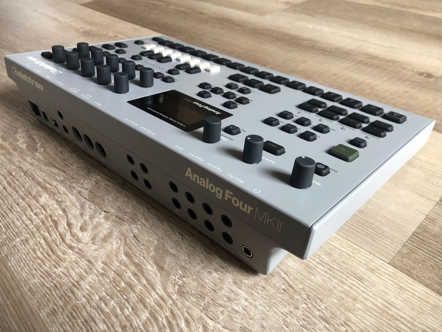 Elektron Analog Four MKII w/ OG Box, PSU + USB Cable