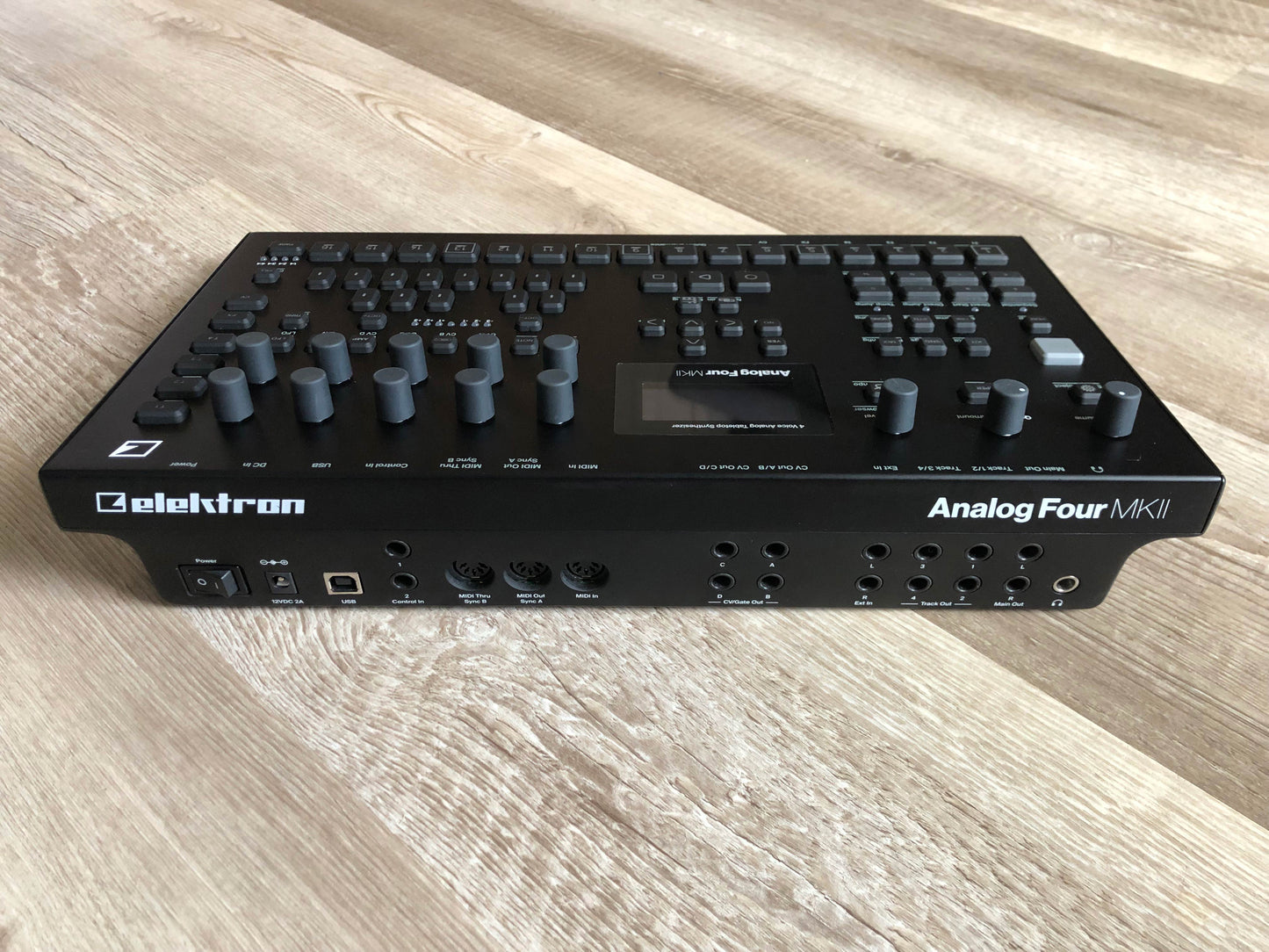 Elektron Analog Four MKII w/ New Encoder, OG PSU + New 7ft USB Cable