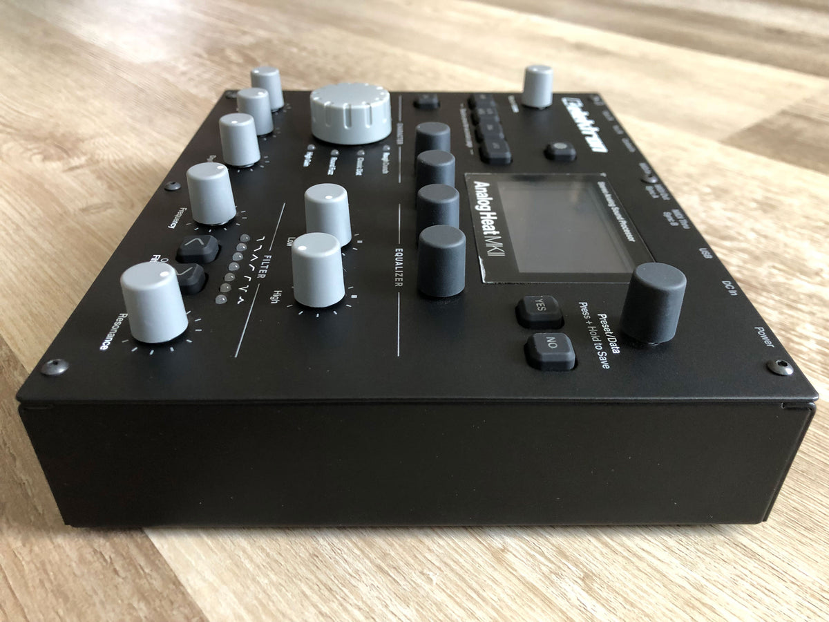 Elektron Analog Heat MKII Minty w/ OG Box, PSU + USB Cable