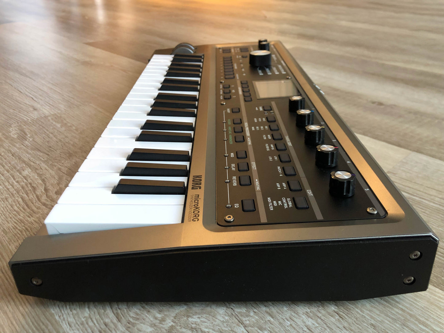 MicroKorg 2 Synthesizer & Vocoder w/ OG Mic, PSU + Quick Start Guide