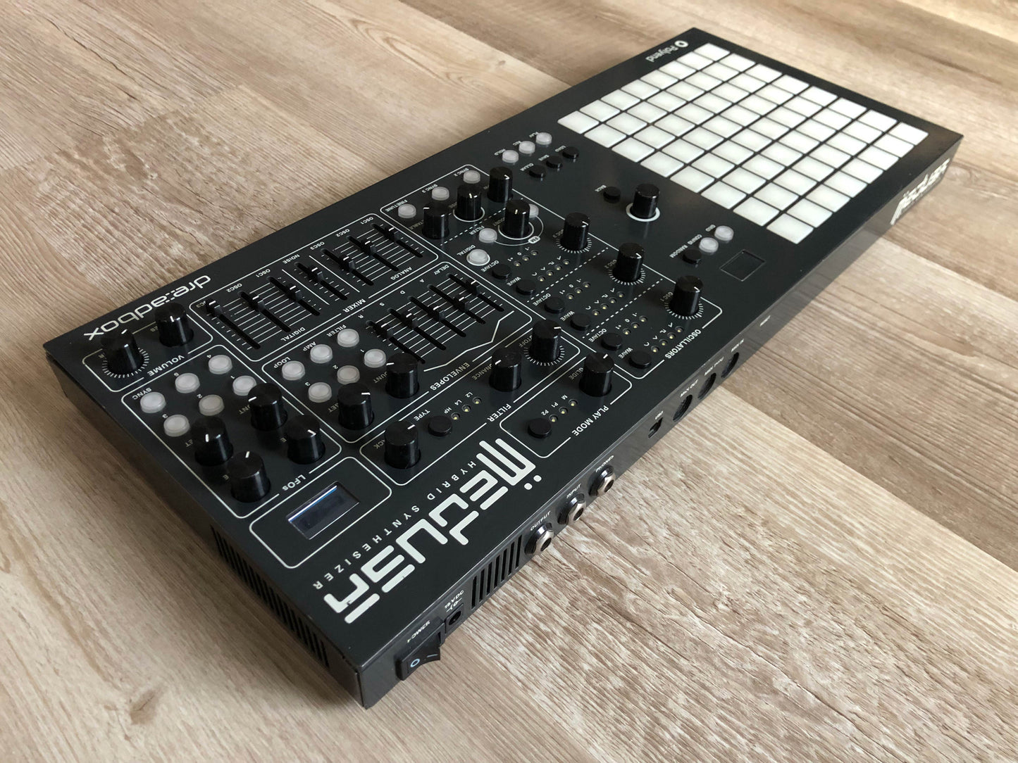 Polyend Dreadbox Medusa Hybrid Synthesizer w/ PSU + Quick Start Guide