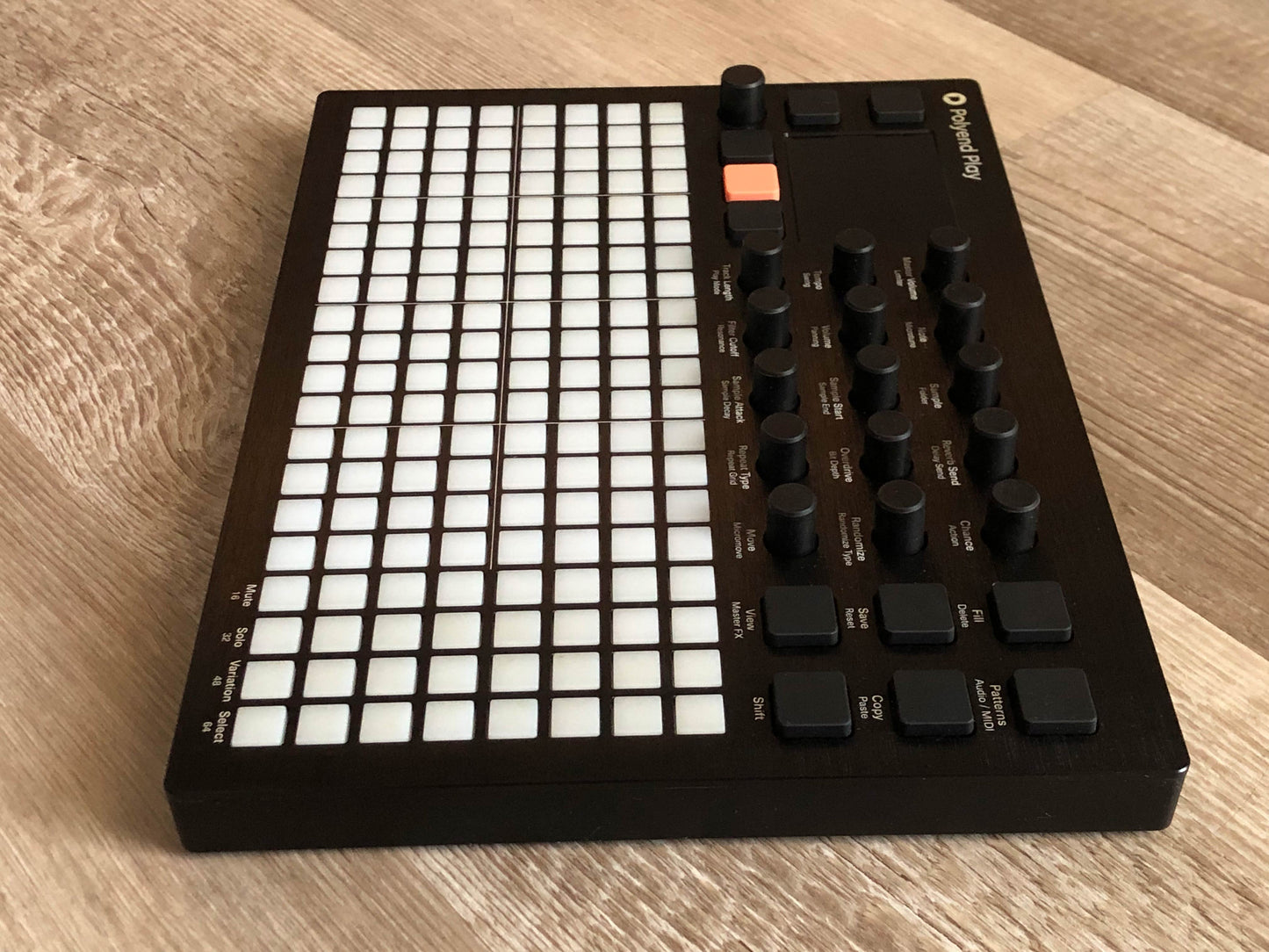 Polyend Play Groovebox w/ OG PSU, 64GB microSD, MIDI Adapter, Guide + Box